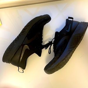 All black Nike Odyssey React men’s size 13